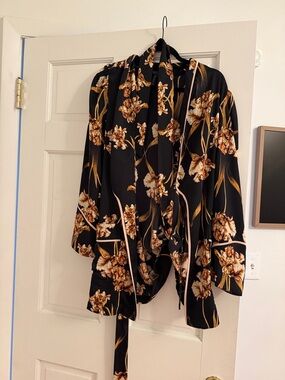 BCBGMaxAzria Black Floral Tie-Front Blouse